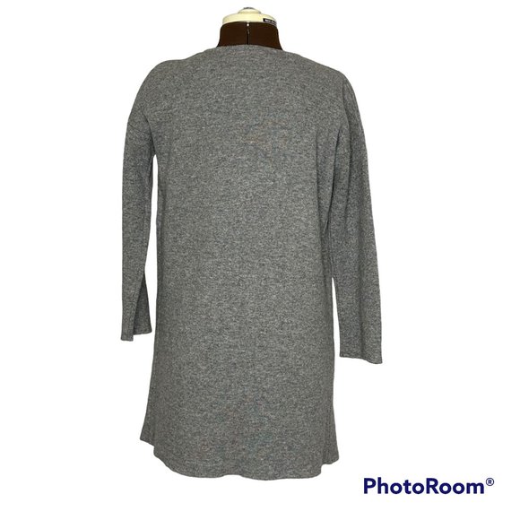 NWT Grey Hip Length Wool Blend Knit Cardigan with Faux Fur Pockets - Picture 2 of 5